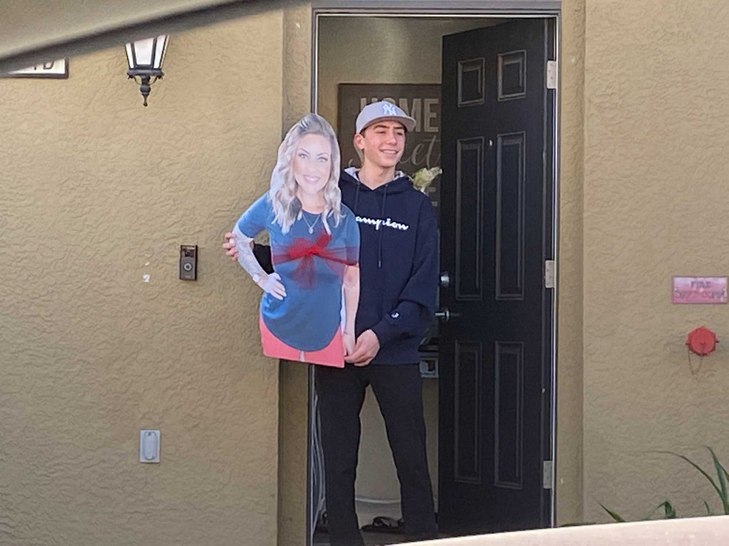 36" Waist-Up Cutout (1pcs)