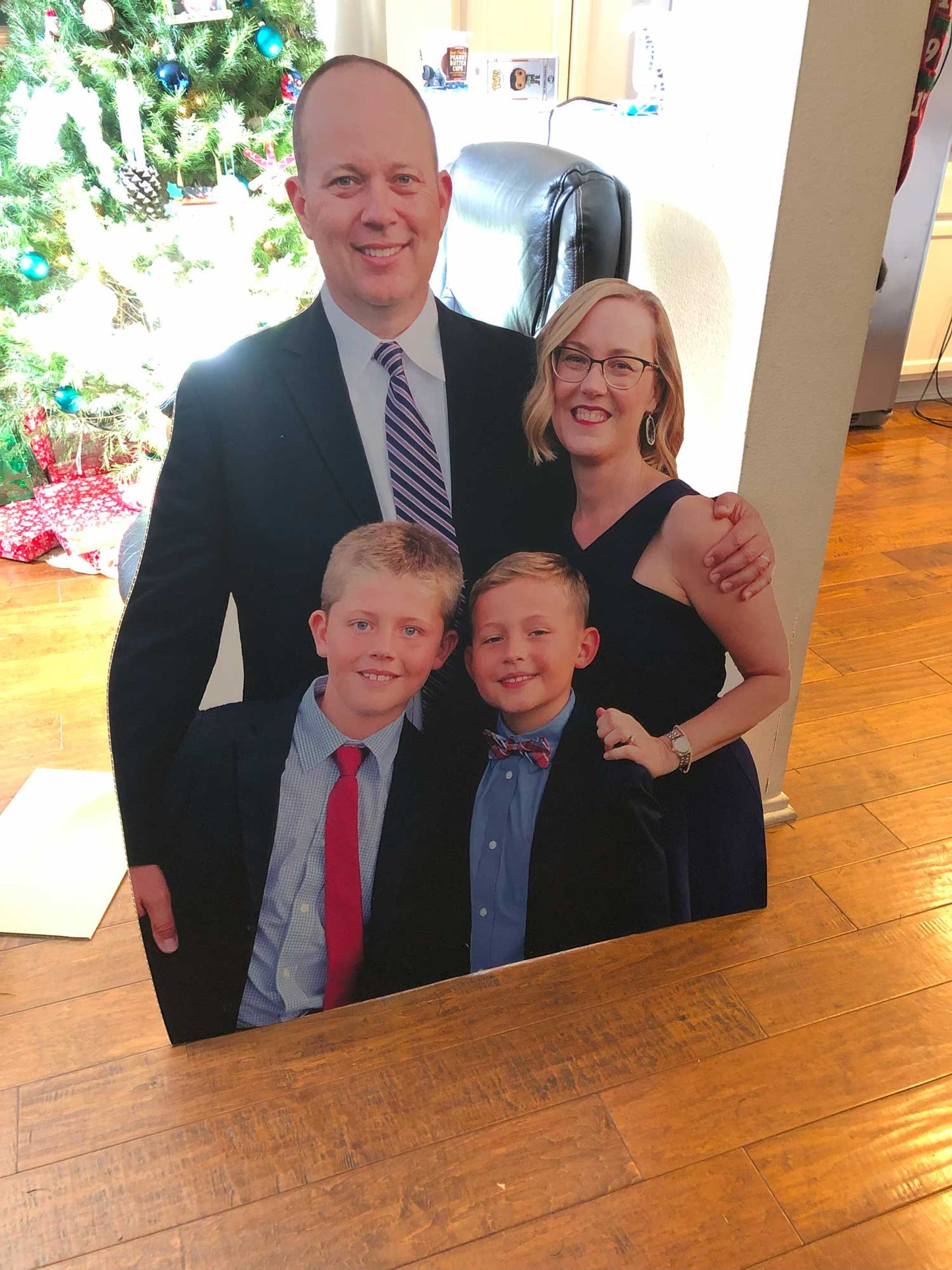 36" 2-Person Waist-Up Cutout (2pcs)