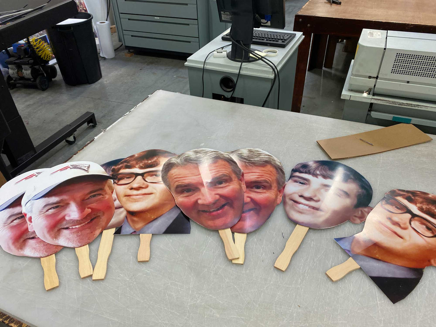 12"x18" Big Head (2 pack)