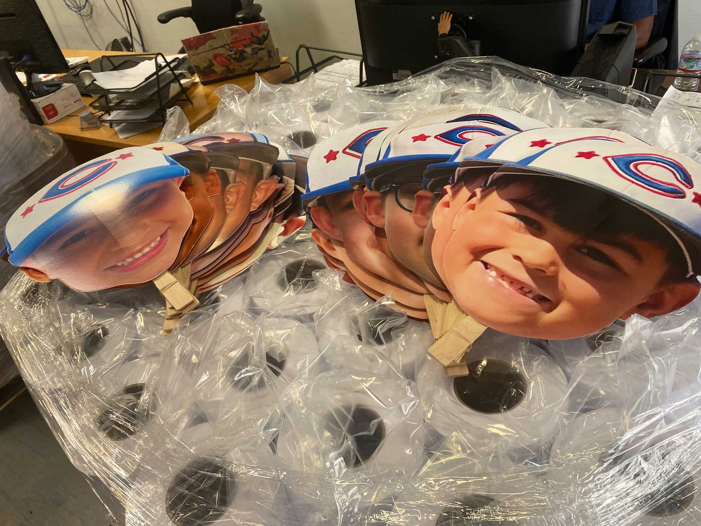 12"x18" Big Head (2 pack)