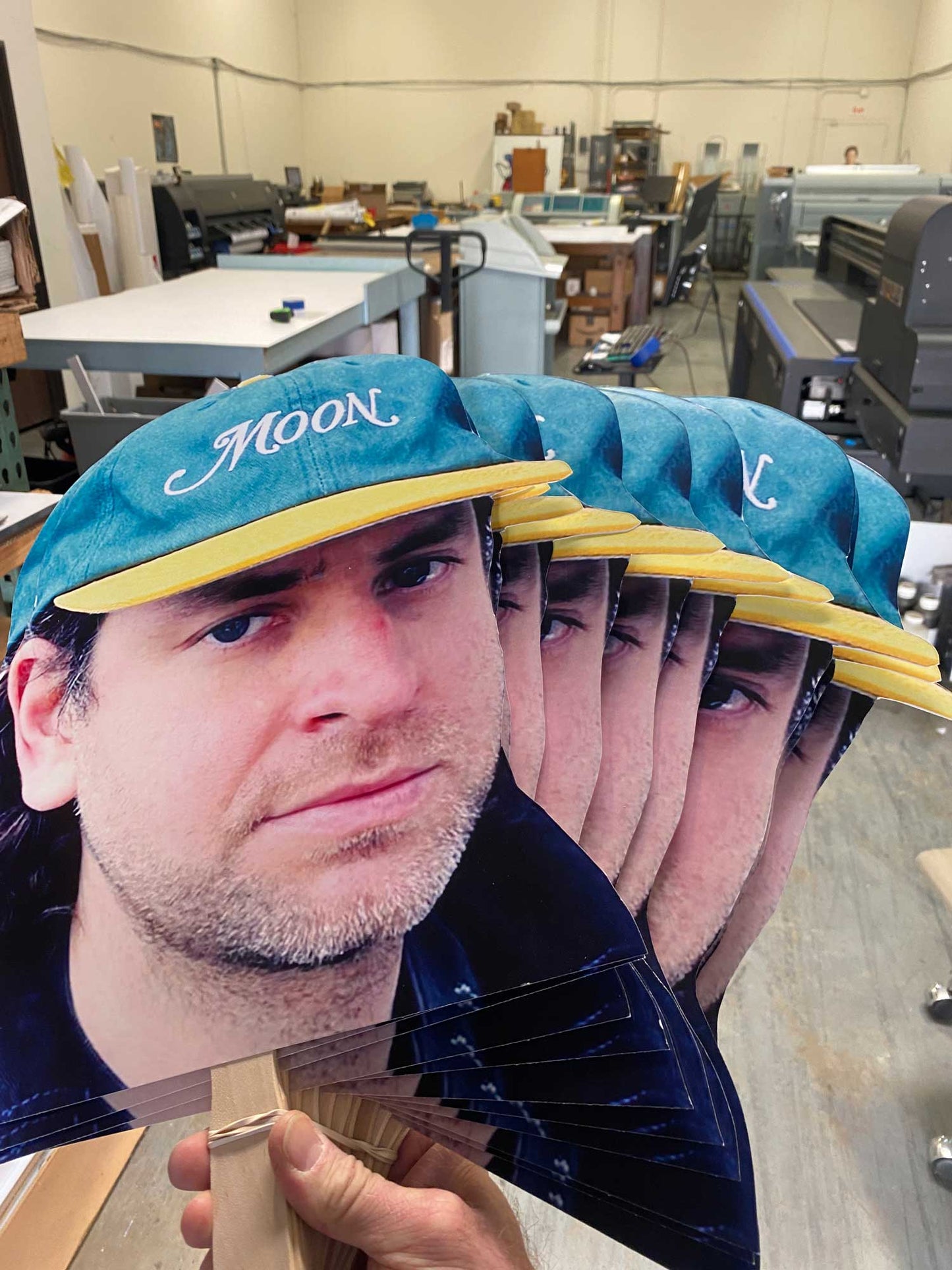 12"x18" Big Head (2 pack)