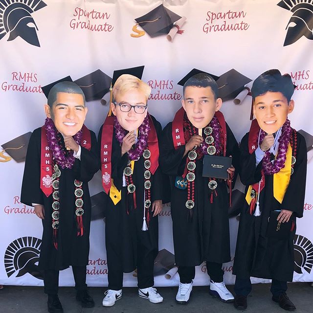 12"x18" Big Head (2 pack)