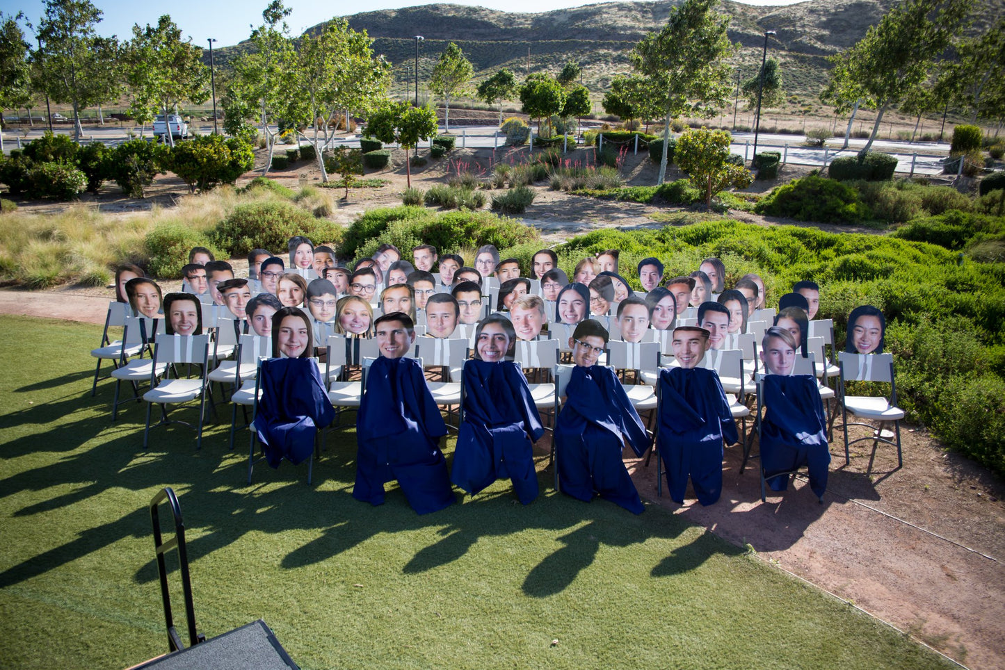 12"x18" Big Head (2 pack)